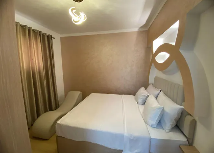 Cc Luxurious Apartman Gurdaka